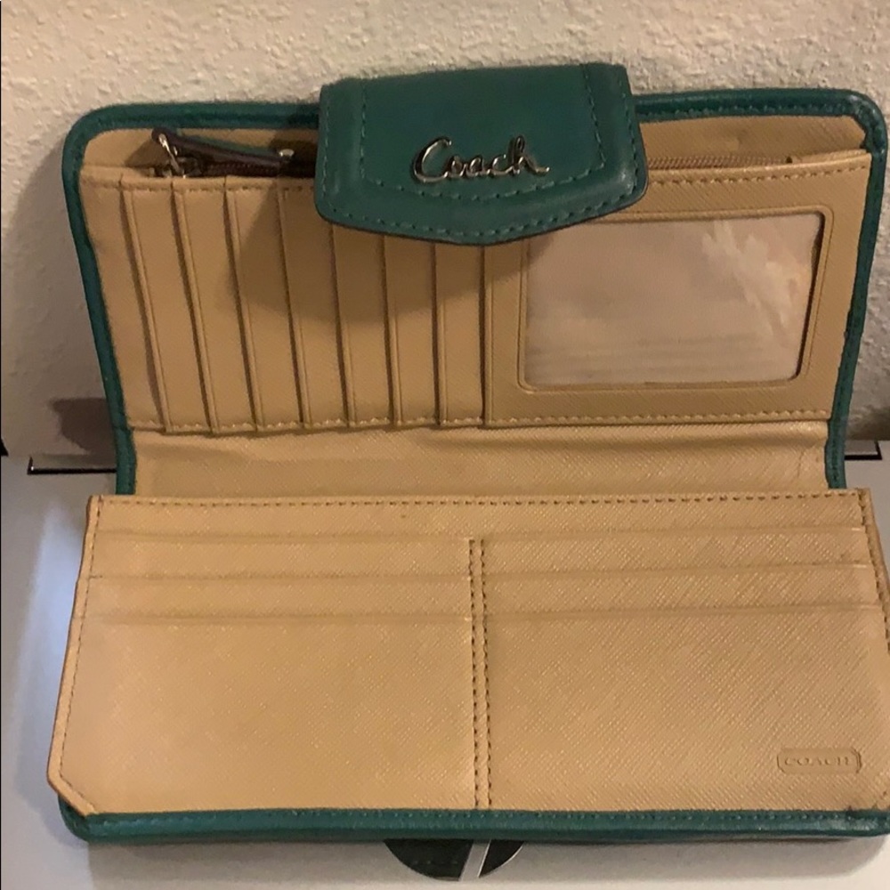 Coach Wallet 💞 - Picture 3 of 3